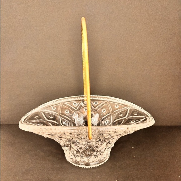 Avon Crystal Basket with Gold Handle - Picture 3 of 9